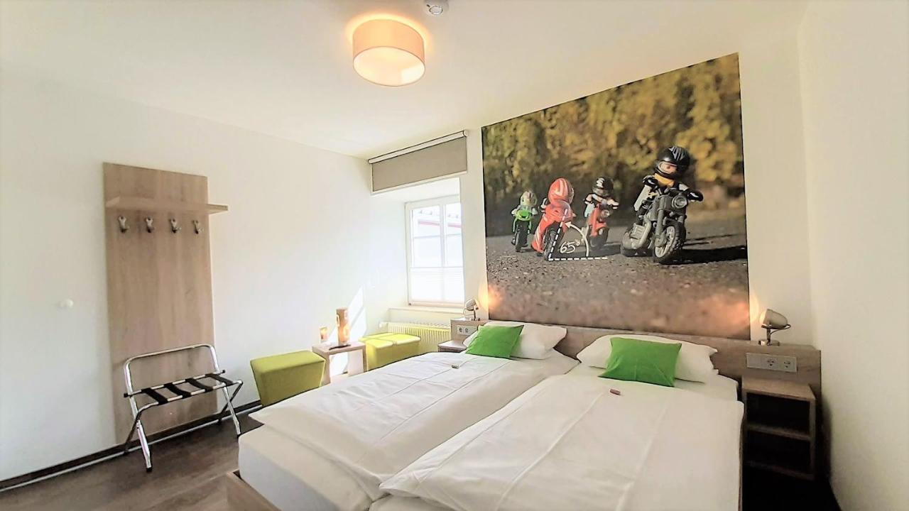 Winkelwerkstatt Hotel Krov Exterior photo
